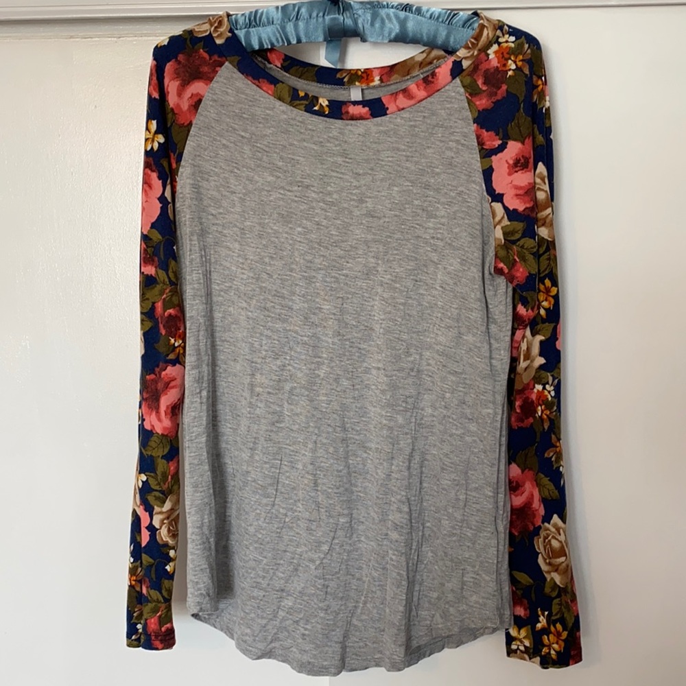 Women’s floral long sleeve t shirt